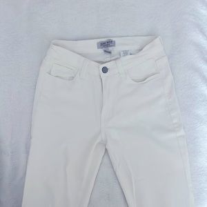 Judy Blue White size 3 Stretch White Jeans